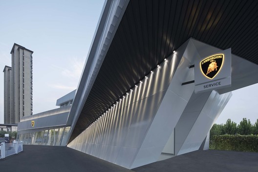 Centro de Exhibiciones Lamborghini / PMA - Imagen 8 de 21