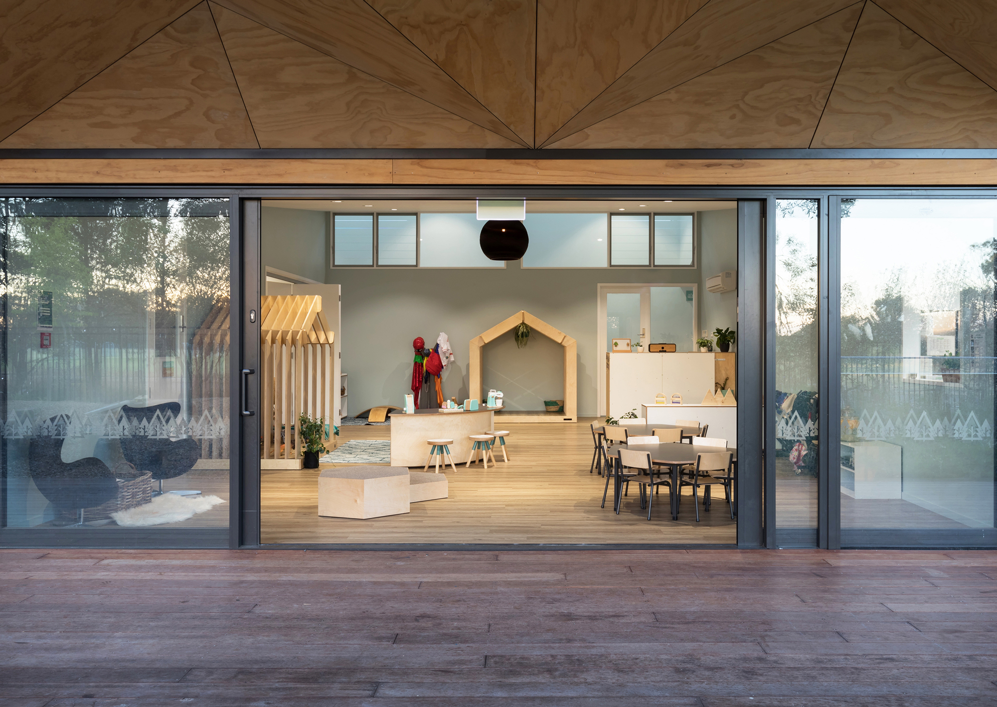 Galería de Centro de Aprendizaje Tres Árboles / Collingridge and Smith