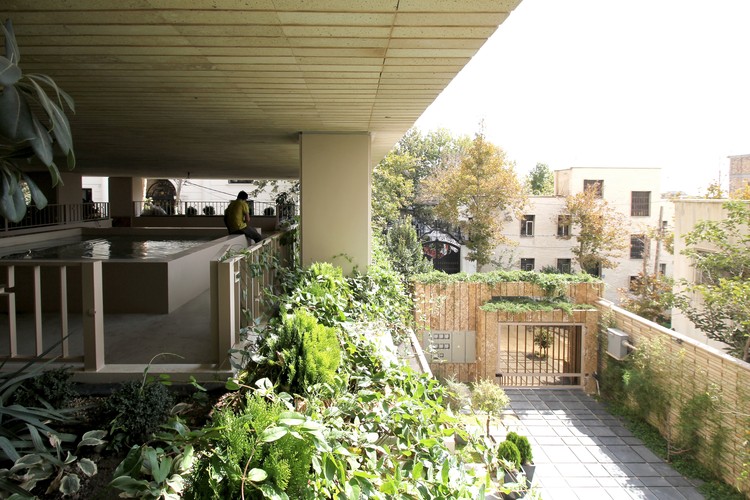 Green House / KARABON - Facade, Garden, Courtyard