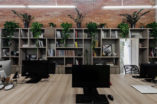 LP arquitetos Headquarters / Luiz Paulo Andrade Arquitetos - Image 10 of 19