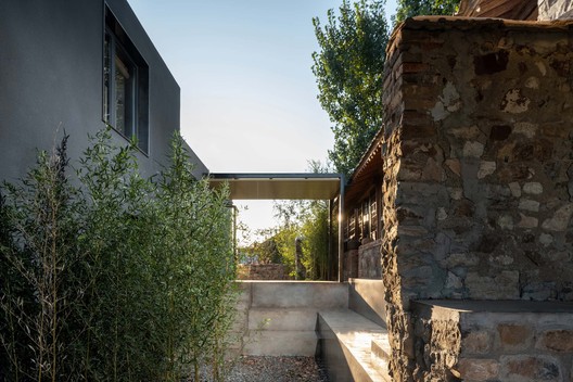 Yard under the Tree / Evolution Design Yard under the Tree / Evolution Design - Image 24 of 33