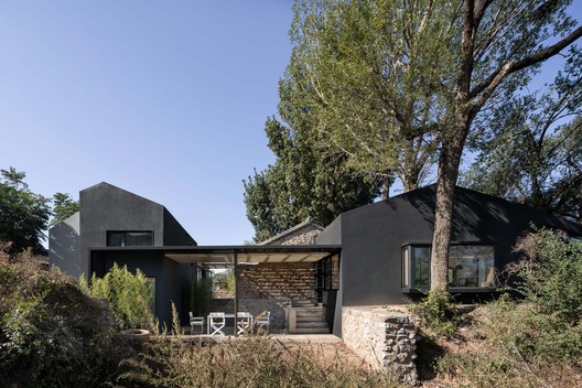 Yard under the Tree / Evolution Design Yard under the Tree / Evolution Design - Image 7 of 33