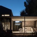 Yard under the Tree / Evolution Design - Houses
