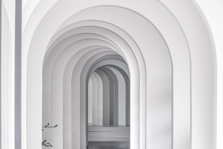 Livraria Xinhua · Espaço Wormhole / Ray&Emilio Studio - Mais Imagens