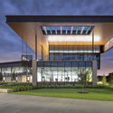 Centro de Recreación y Bienestar de la Universidad de Houston Clear Lake / SmithGroup - Fotografía exterior, Universidad, Fachada