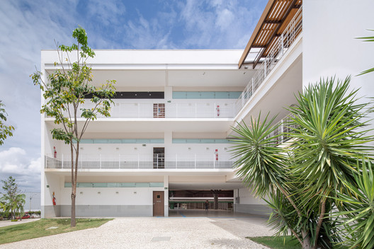 Unileão Educational Pavilions / Lins Arquitetos Associados Unileão Educational Pavilions / Lins Arquitetos Associados - Exterior Photography, Facade, Concrete