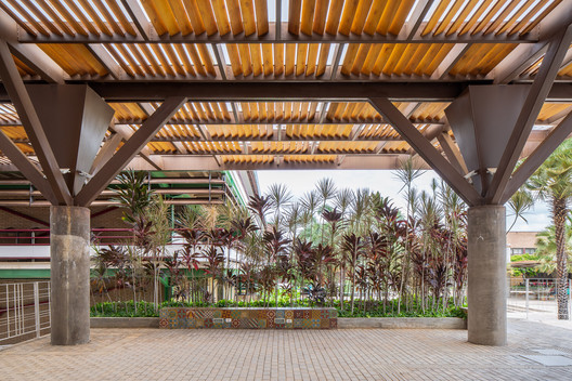 Unileão Educational Pavilions / Lins Arquitetos Associados Unileão Educational Pavilions / Lins Arquitetos Associados - Interior Photography, Beam, Column