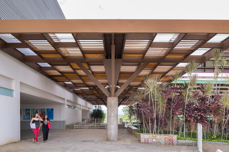 Unileão Educational Pavilions / Lins Arquitetos Associados - Interior Photography, Column