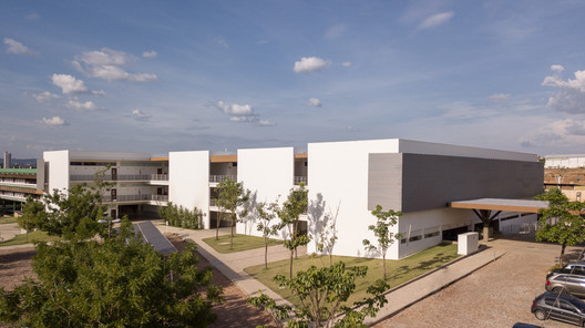 Unileão Educational Pavilions / Lins Arquitetos Associados Unileão Educational Pavilions / Lins Arquitetos Associados - Exterior Photography, Facade