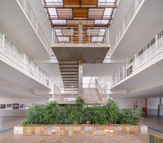 Unileão Educational Pavilions / Lins Arquitetos Associados Unileão Educational Pavilions / Lins Arquitetos Associados - Interior Photography, Stairs