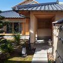 fuj06 - House in Tadotsu / Takashi Okuno & Associates: Nh&agrave; m&aacute;i Nhật đặc trưng thiết kế chữ L ấn tượng