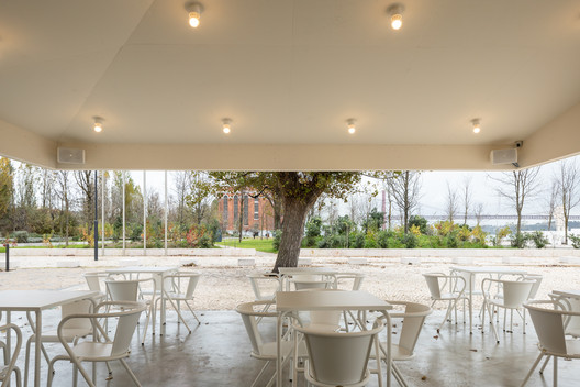 Bar & Pavilion Belém / Ricardo Bak Gordon - Interior Photography, Dining room, Chair