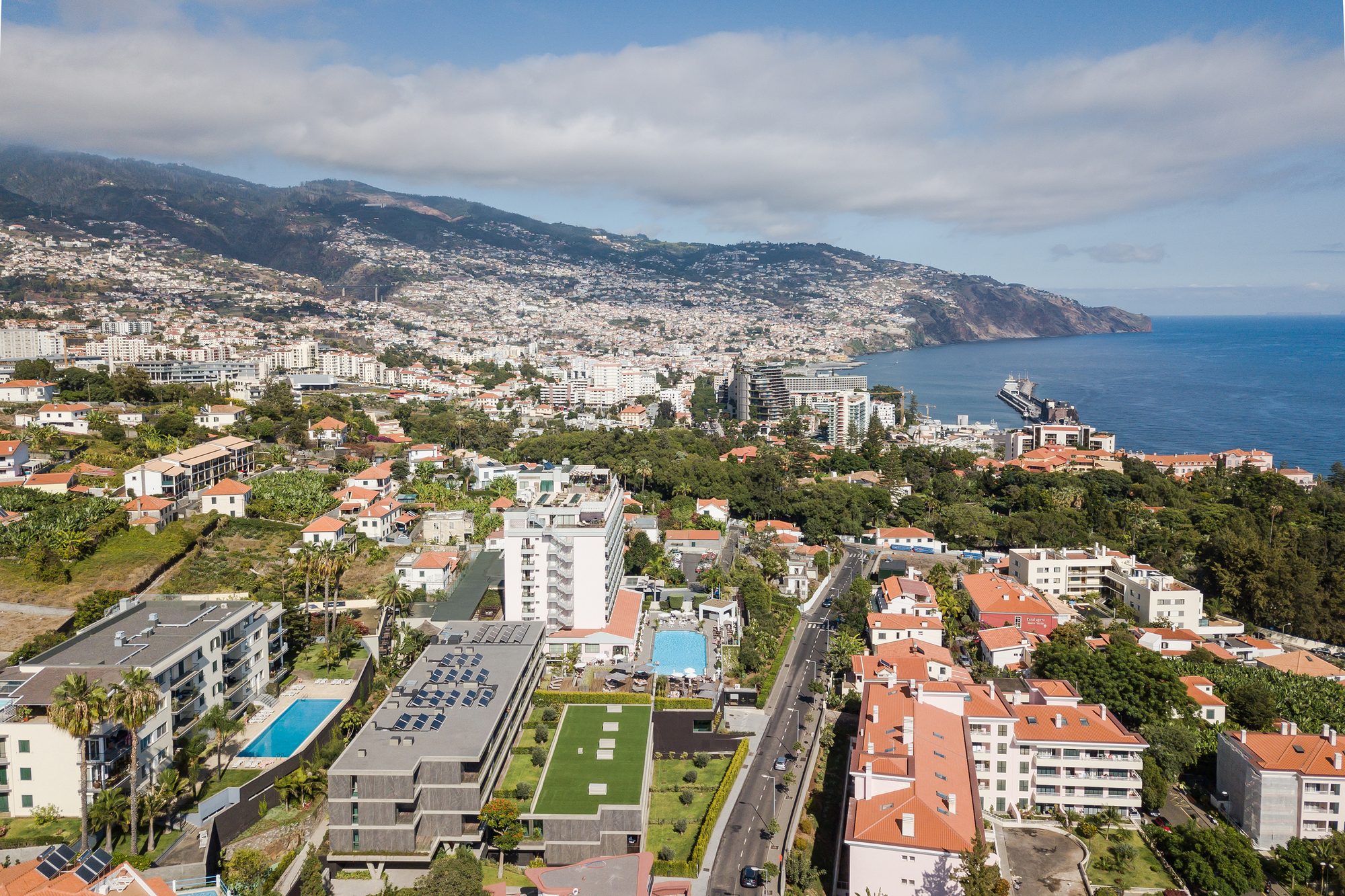 Projectos no Arquipelago da Madeira Iniciativa Privada Page 180