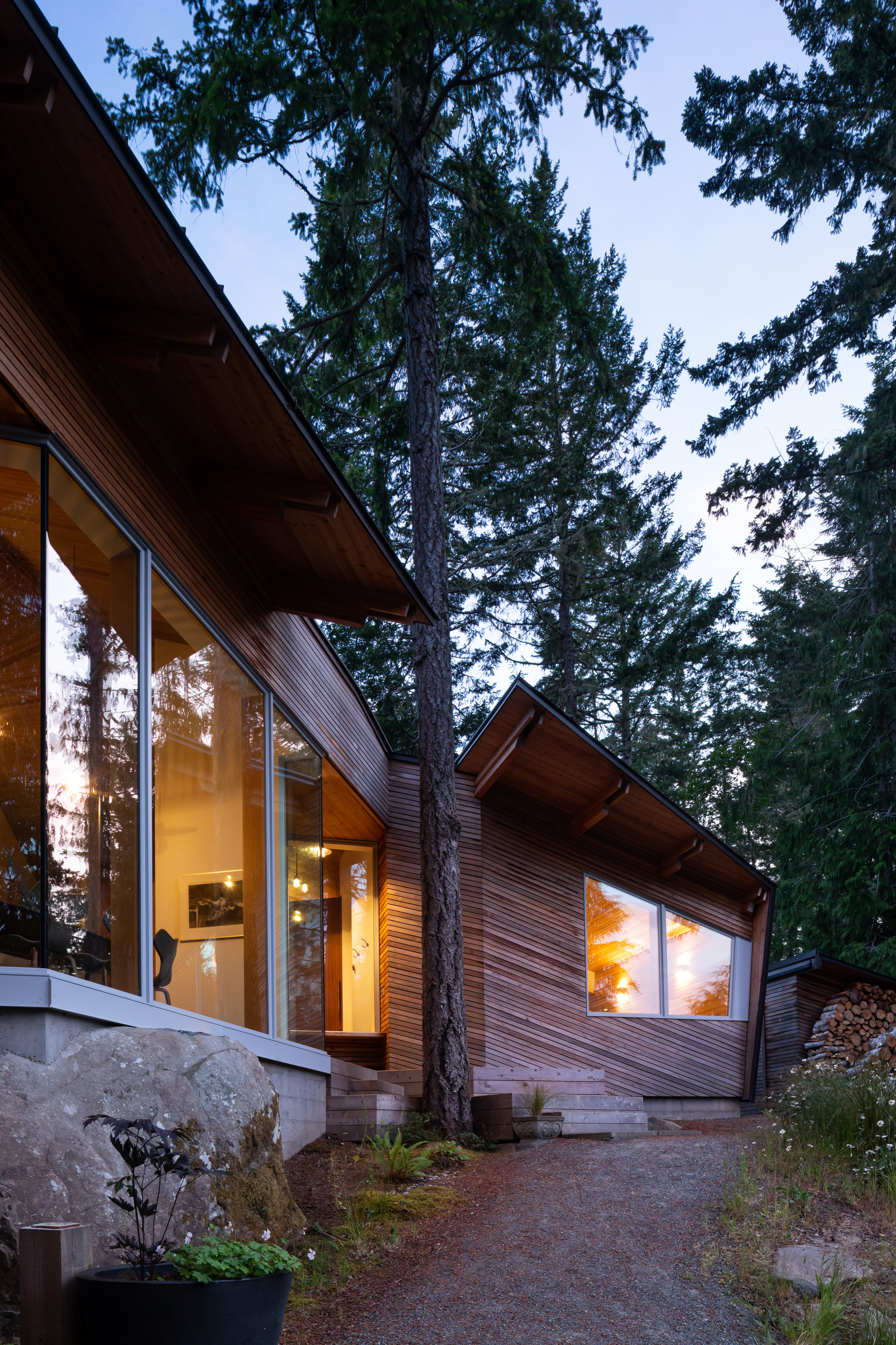 Gallery of Sooke 01 House / Campos Studio 5