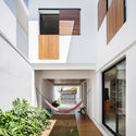 Casa Moreno /  ///byn - Fotografia de Interiores, Casas, Fachada, Escada, Corrimão