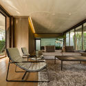 BoonDesign Residence C 32 - Blind House: Căn biệt thự hiện đại tường b&ecirc; t&ocirc;ng y&ecirc;n tĩnh để thiền v&agrave; l&agrave;m việc