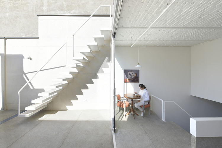 JEE Gallery / Alborz Nazari & Amin Hosseinirad - Interior Photography, Offices Interiors, Stairs, Facade, Handrail, Chair