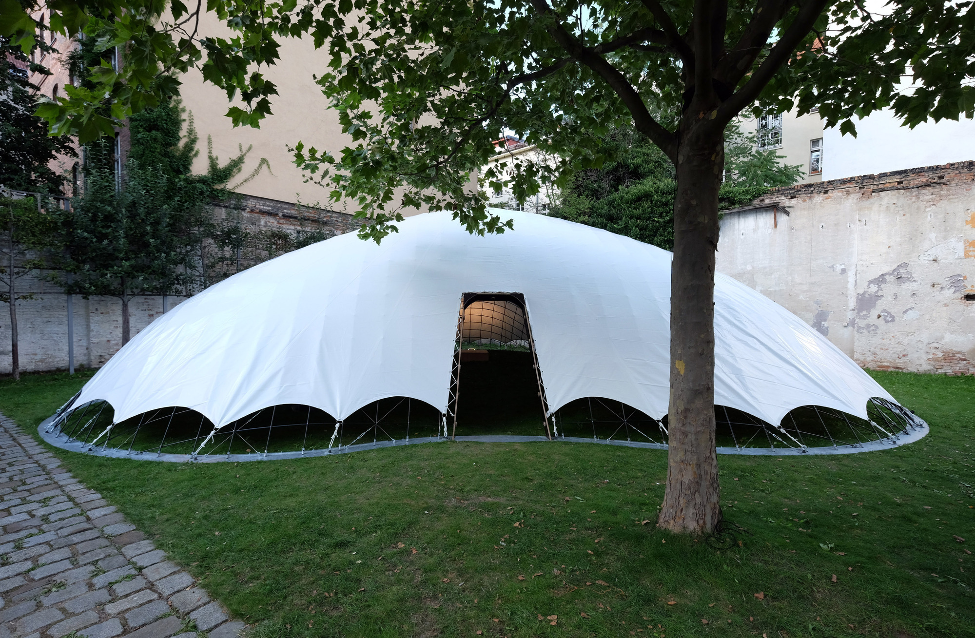 画廊 建筑与气候:紧急避难所的6种技术 - 6