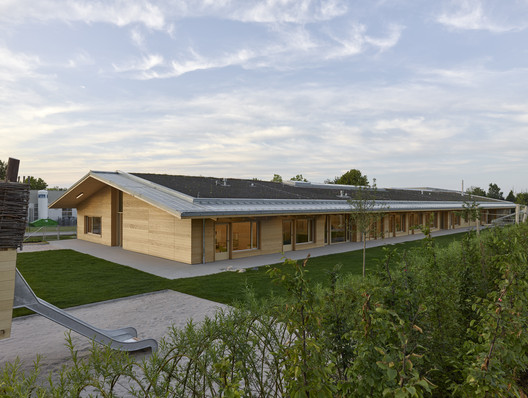 Trumpf Day-Care Center / Barkow Leibinger Trumpf Day-Care Center / Barkow Leibinger - Exterior Photography, Stairs, Garden
