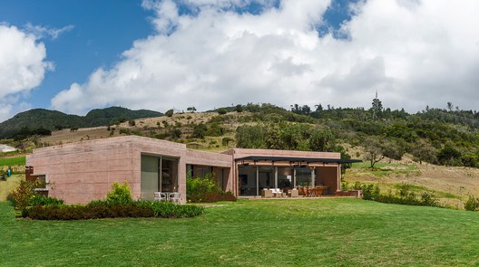 Casas de concreto aparente na Colômbia - Imagem 9 de 15