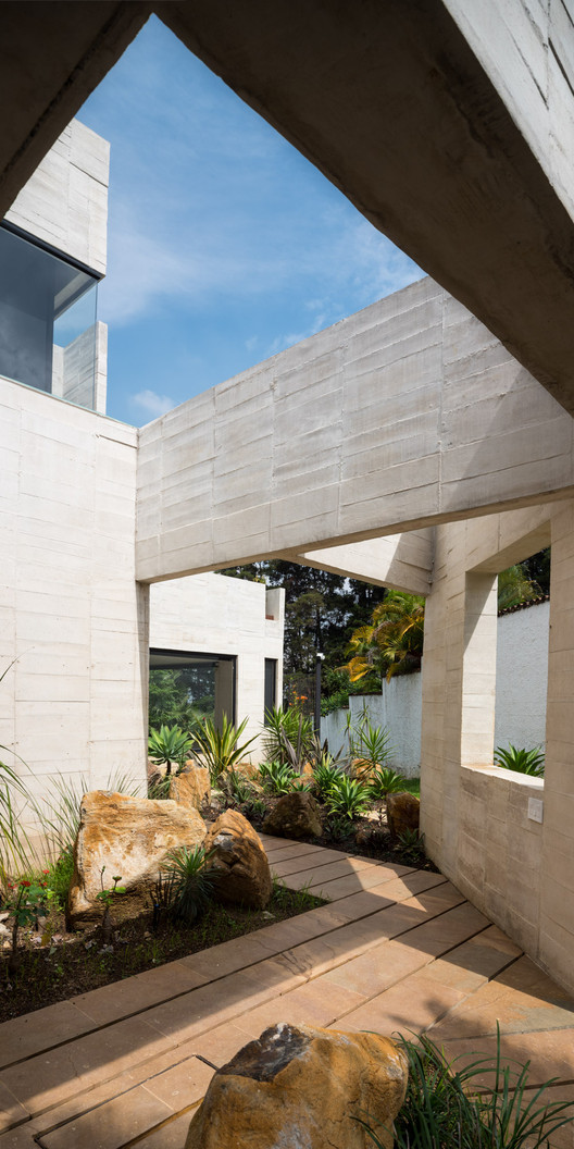 Casas de concreto aparente na Colômbia - Image 1 of 4