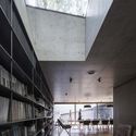 Two-Fold Yard / TAOA - Interior Photography, Shelving
