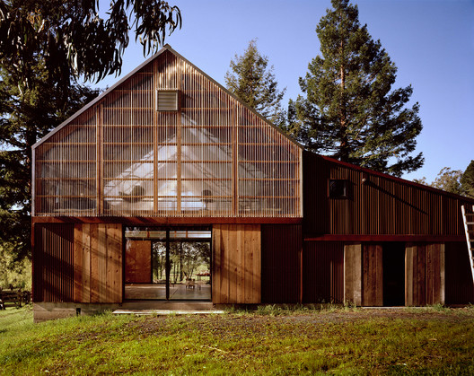 Sem água na obra: 11 projetos que utilizam técnicas de construção seca
