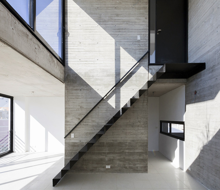 Exposed Concrete Apartments in Argentina - Image 5 of 11