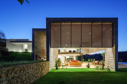 Brazilian Houses: 11 Residences with Muxarabis Brazilian Houses: 11 Residences with Muxarabis - Image 11 of 12