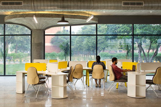 Vidya Devi Jindal Paramedical College / SpaceMatters - Interior Photography, Dining room, Glass
