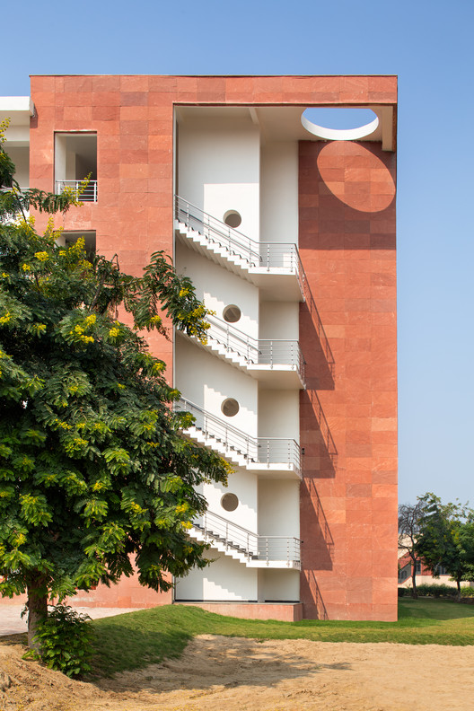 Vidya Devi Jindal Paramedical College / SpaceMatters - Exterior Photography, Facade