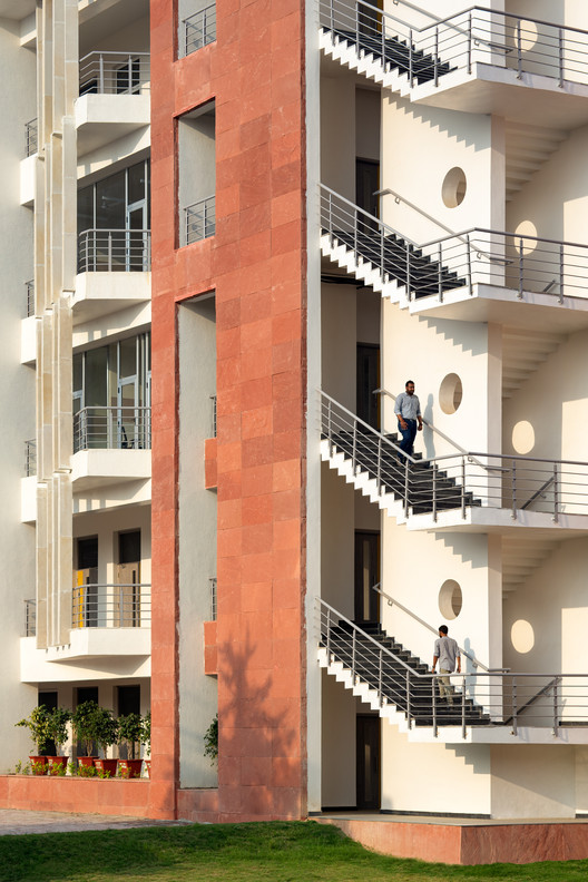Vidya Devi Jindal Paramedical College / SpaceMatters - Interior Photography, Stairs, Handrail, Balcony