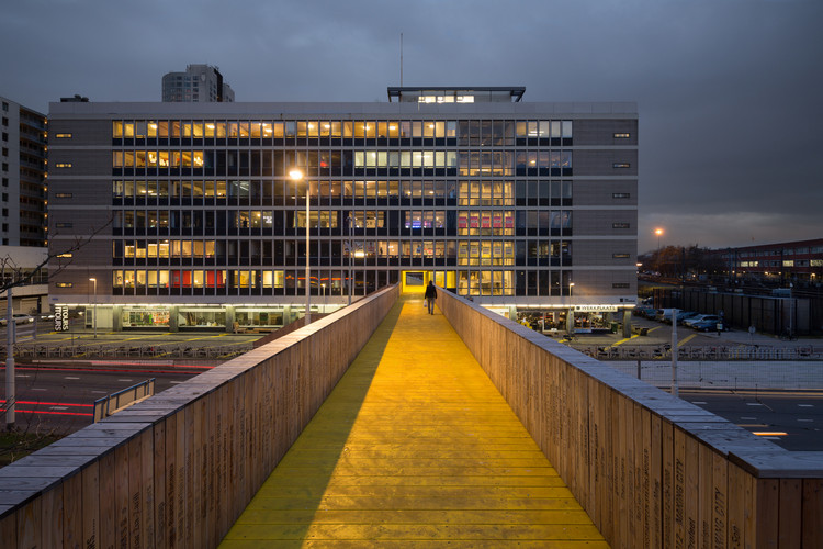 How to Choose Pavements for High-Traffic Public Spaces  - Image 21 of 21