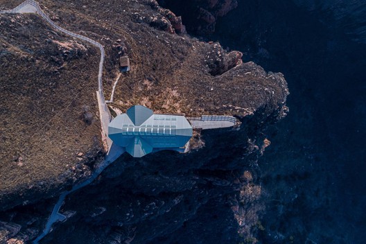 Restaurant on the Cliff / Skyland Architecture - Exterior Photography, Aerial View Photography