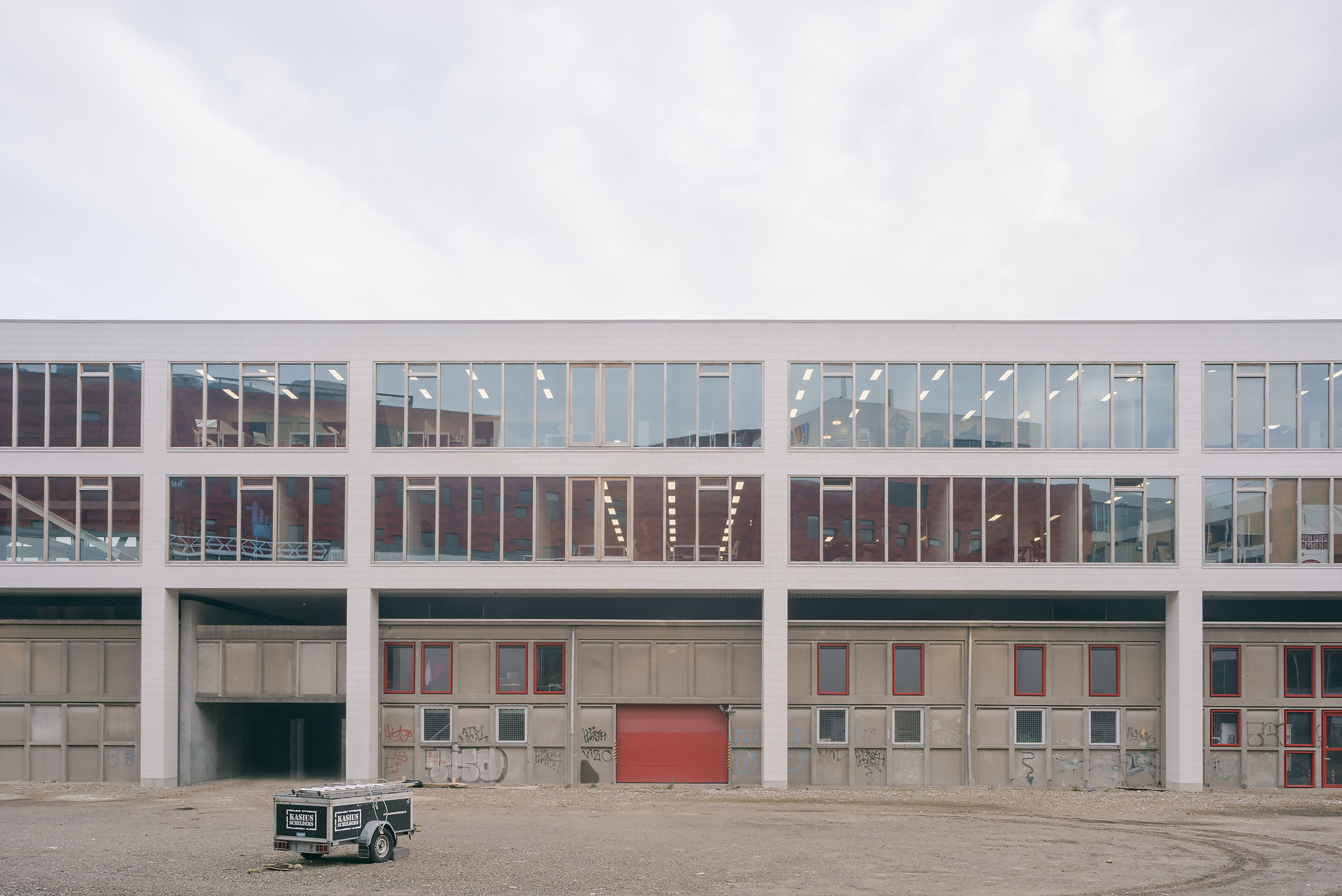 Gallery Of The Platform Office Building Space Encounters 1