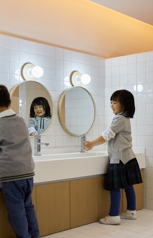 How to Light Interior Spaces for Children? Quantity, Quality, and Types of Lamps How to Light Interior Spaces for Children? Quantity, Quality, and Types of Lamps - Image 3 of 23