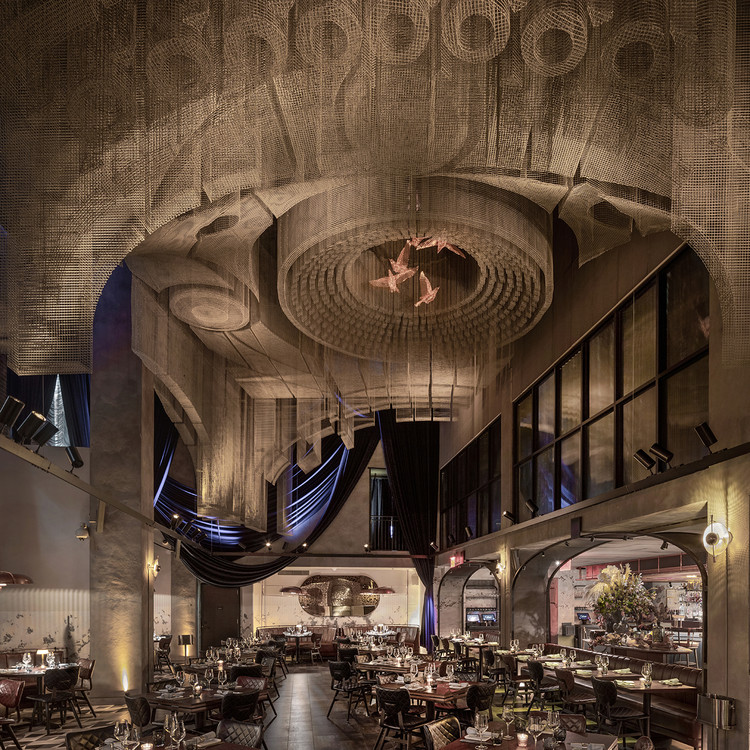 Fillmore Sculpture at Cathédrale Restaurant / Tresoldi Studio - Interior Photography
