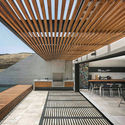 Casas con pérgolas de madera en Perú: la sombra entre espacios interiores y paisaje - Imagen 4 de 4