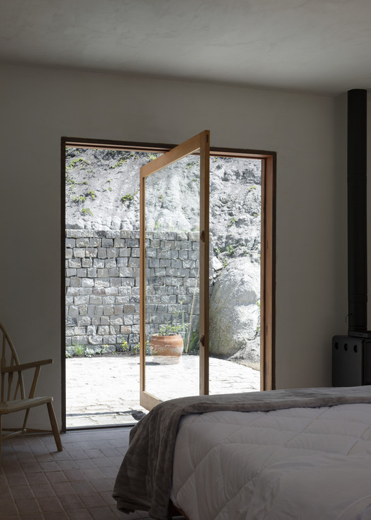 Casa Fazenda Mato Dentro / AR Arquitetos - Fotografia de Interiores, Dormitório, Cadeira, Cama