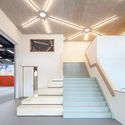 Basisschool Veerkracht / Studio Ard Hoksbergen + Studioninedots - Interior Photography, Sustainability, Stairs