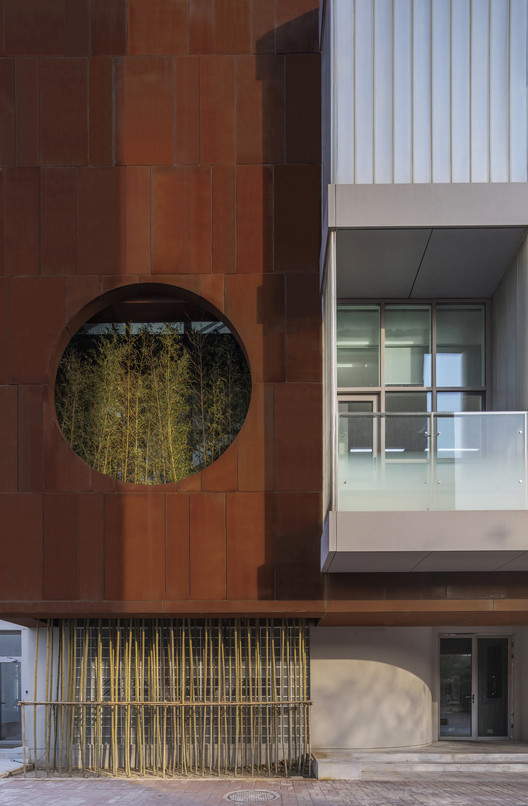 The details of facade. Image © Weiqi Jin