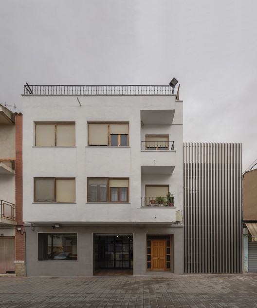 Restaurante Mesón El Álamo / v·om architecture & design - Fotografía exterior, Ventanas, Fachada