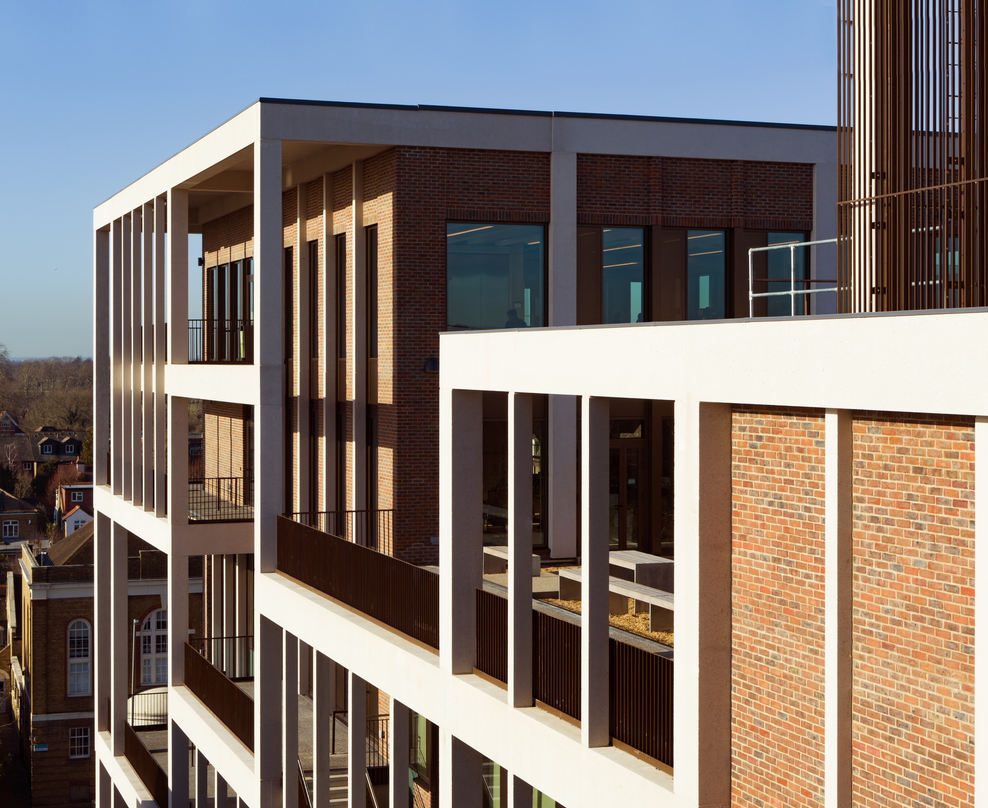 Galeria de Centro de Ensino da Kingston University / Grafton Architects 7