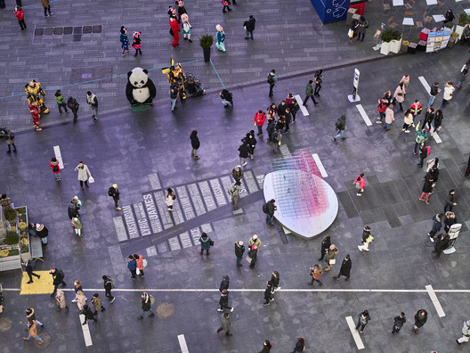 Heart Squared Installation, Designed by MODU and Eric Forman, Opens in Times Square Heart Squared Installation, Designed by MODU and Eric Forman, Opens in Times Square - Image 5 of 8