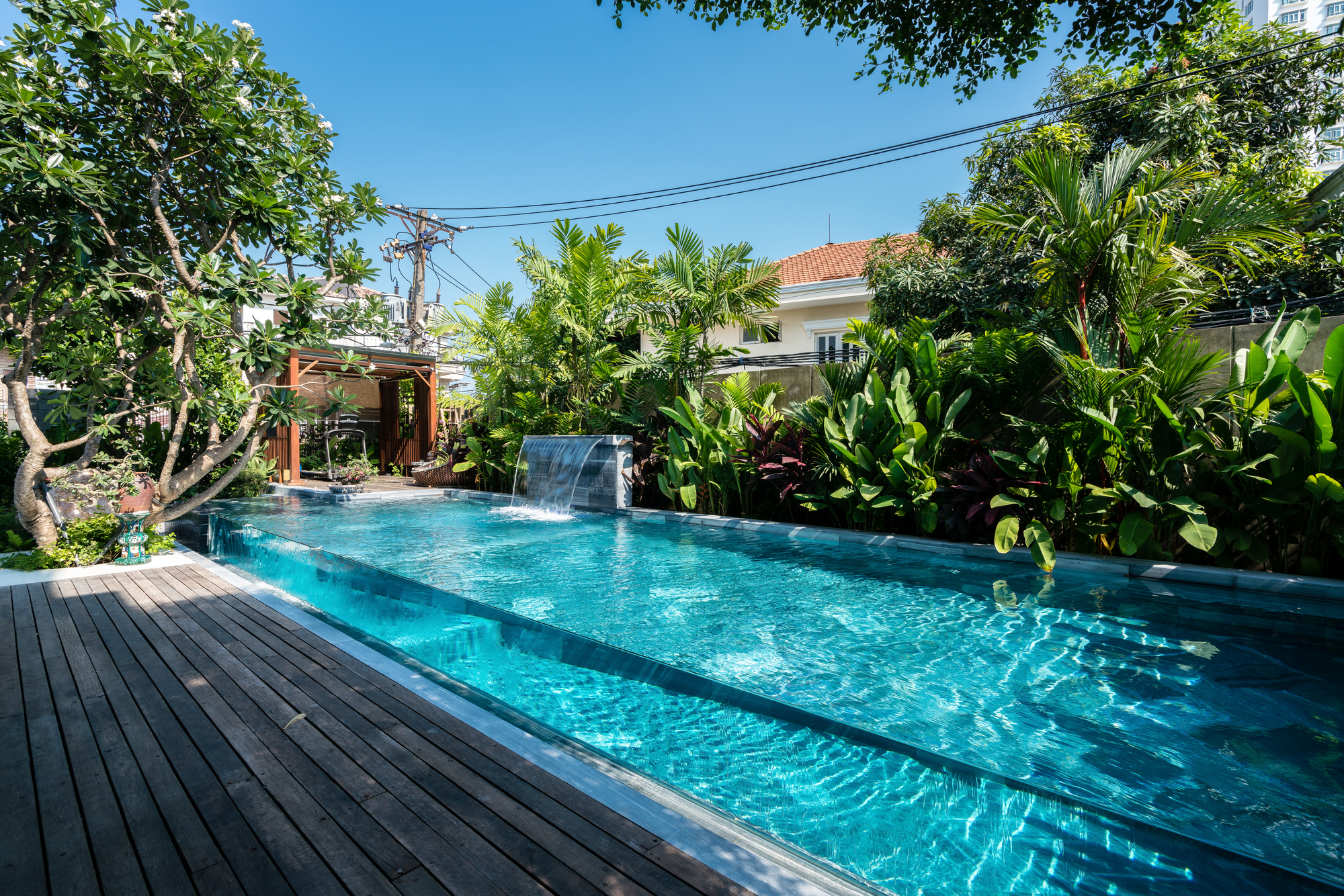 Gallery of Terraced Field House / QBi Corp. 6