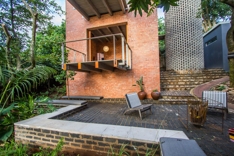 9 Projects that Demonstrate the Versatility of Brick Floor - Image 8 of 10