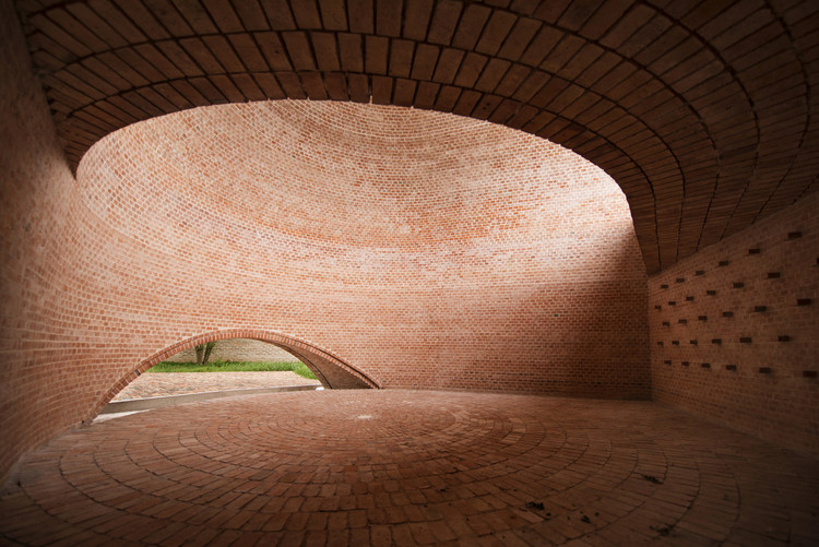 9 Projects that Demonstrate the Versatility of Brick Floor - Image 2 of 10