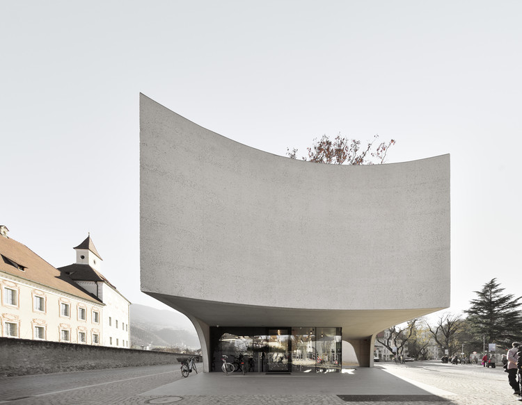 TreeHugger Tourist Information Office / MoDusArchitects - Exterior Photography, Facade, Concrete