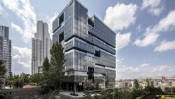 Edifício Corporativo Nowbomonti / Tabanlioglu Architects