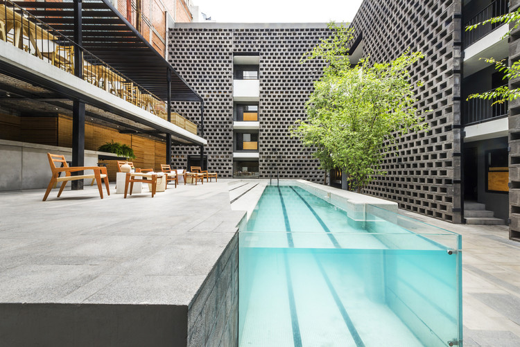 How Black Concrete is Made (and its Application in 7 Projects) - Image 6 of 11